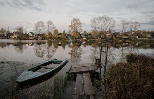 Photos gratuites de abandonné, arbres, bateau