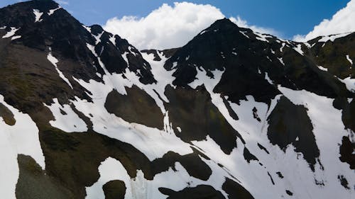 Gratis arkivbilde med fjell, fjelltopp, geologisk formasjon