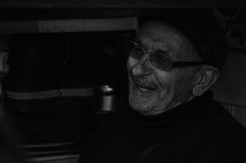 Free Grayscale Photo of an Elderly Man Wearing Eyeglasses Stock Photo