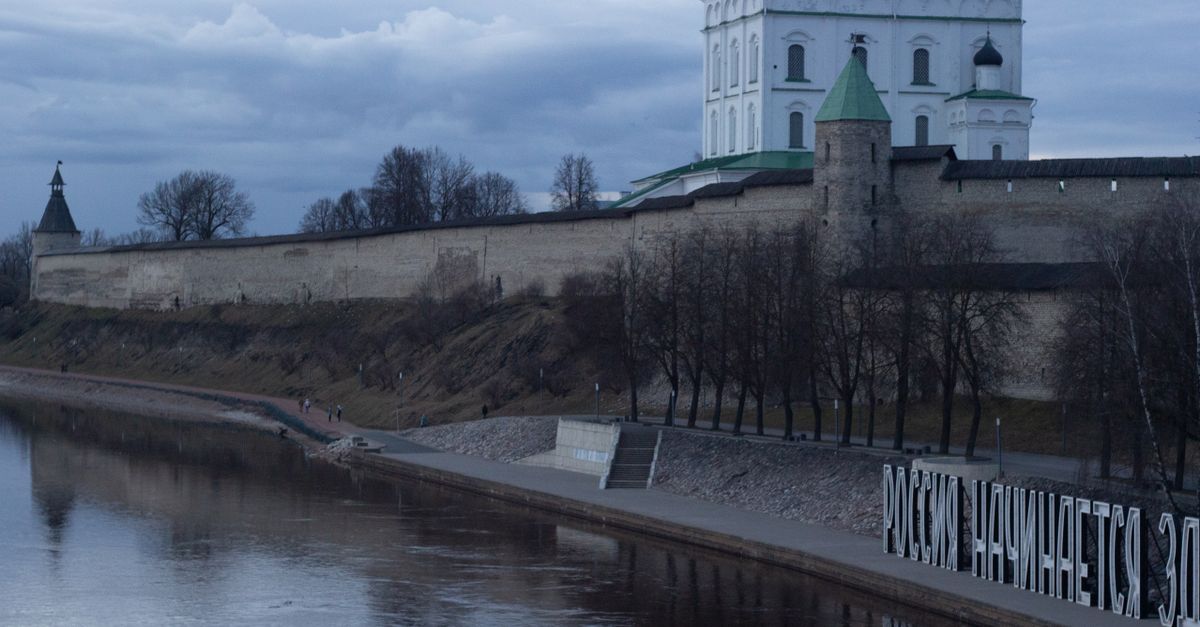 Storm Knocks Out Power for 40,000 in Russia’s Pskov Region