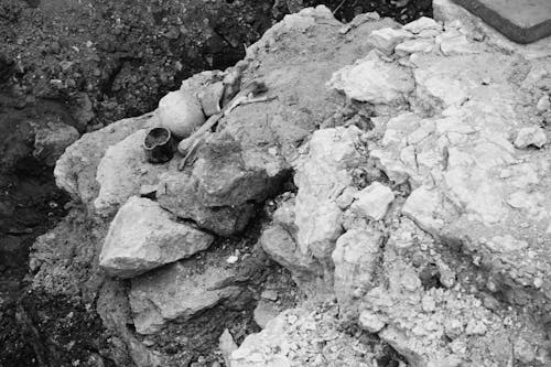 Free Monochrome Photo of Rock Formation Stock Photo
