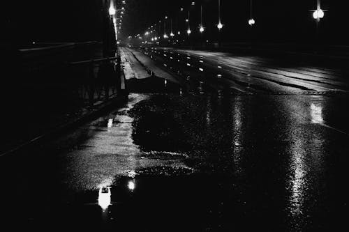 Základová fotografie zdarma na téma betonové silnici, černý a bílý, fotografie ve stupních šedi