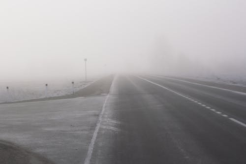 Foto profissional grátis de desocupado, estrada, garoa