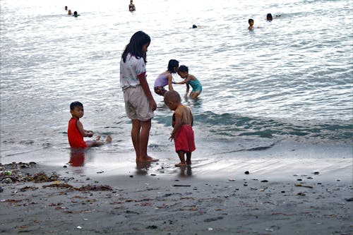 孩子, 海水, 海灘 的 免費圖庫相片