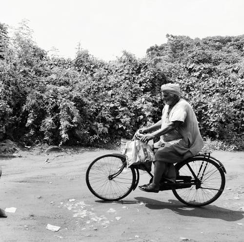 Imagine de stoc gratuită din alb-negru, bicicletă, om batran