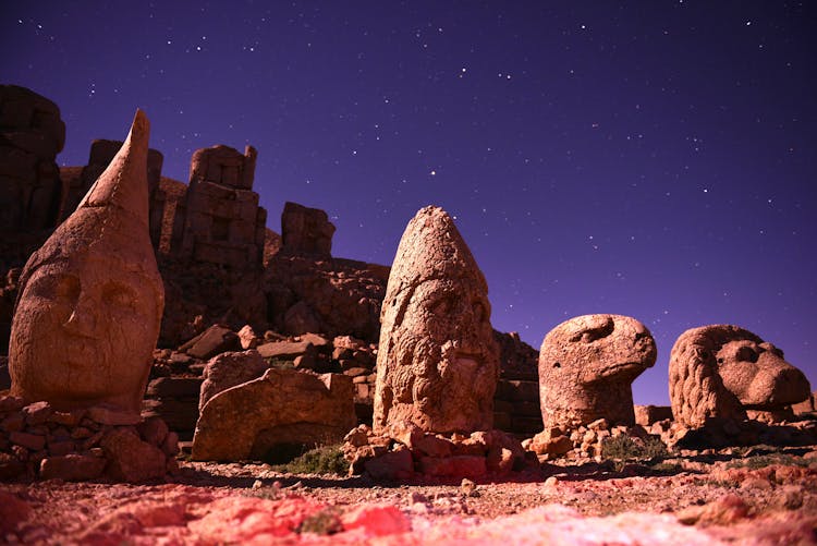 Colossal Stone Heads Of Mount Nemrut, Turkey 