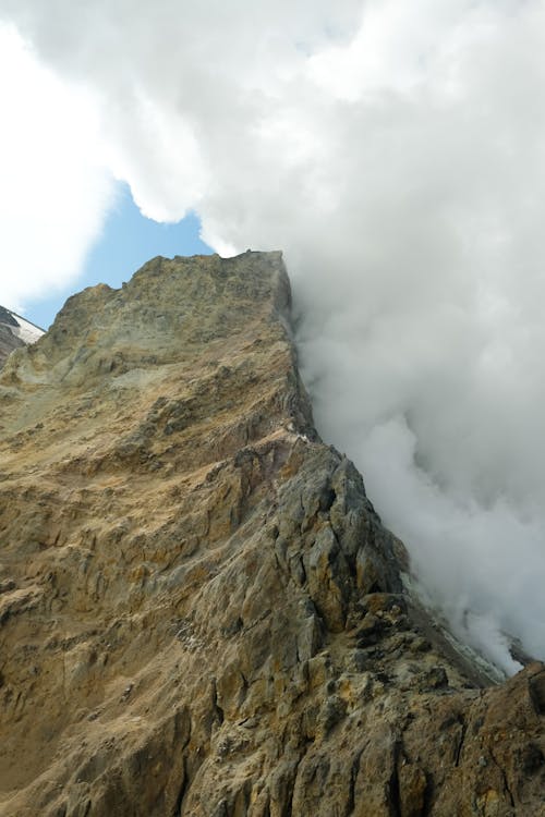 Kostenloses Stock Foto zu berge, dampf, gipfel