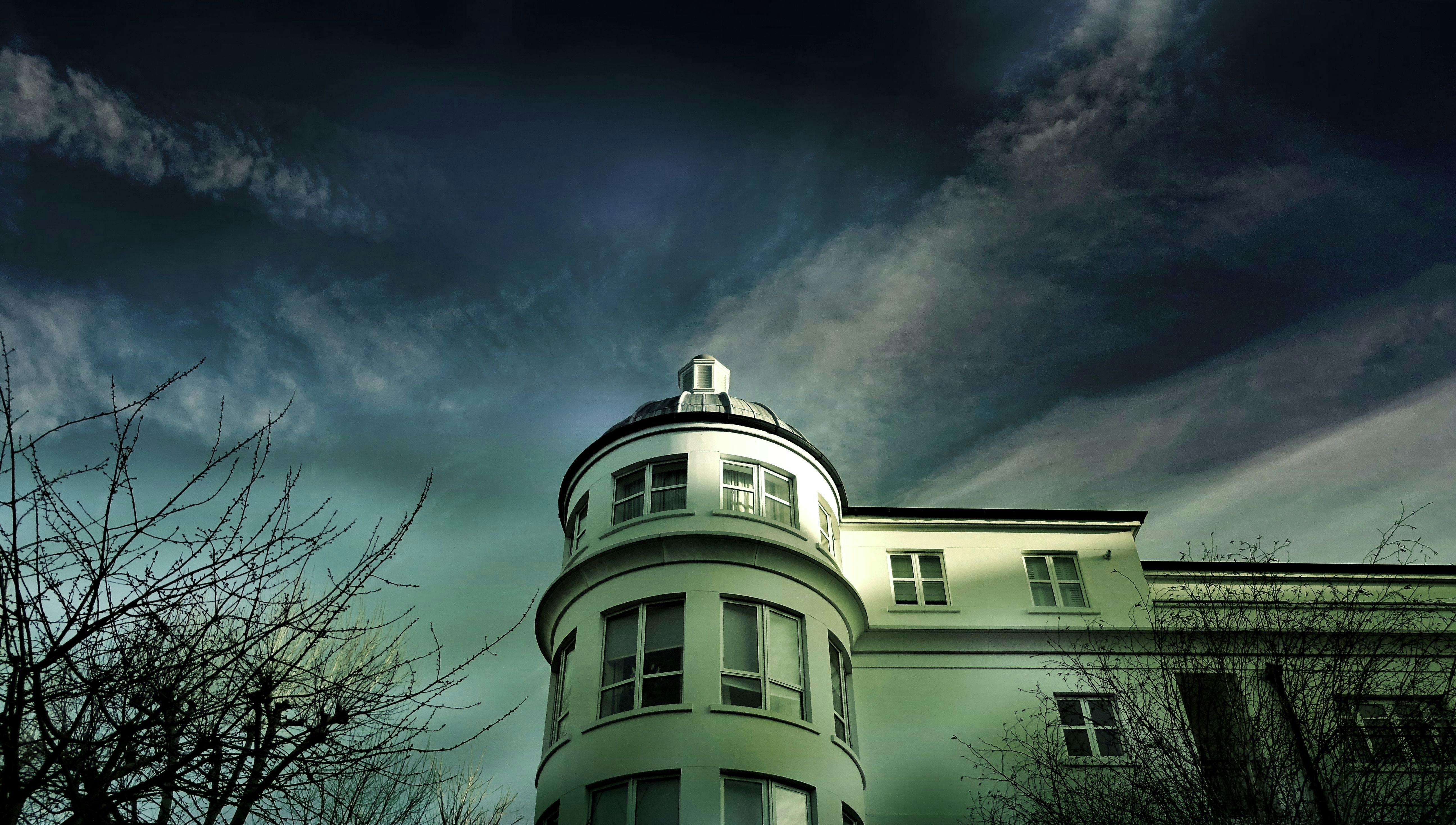The Energy Vampires Haunting Your Home — Photo by SevenStorm JUHASZIMRUS on Pexels