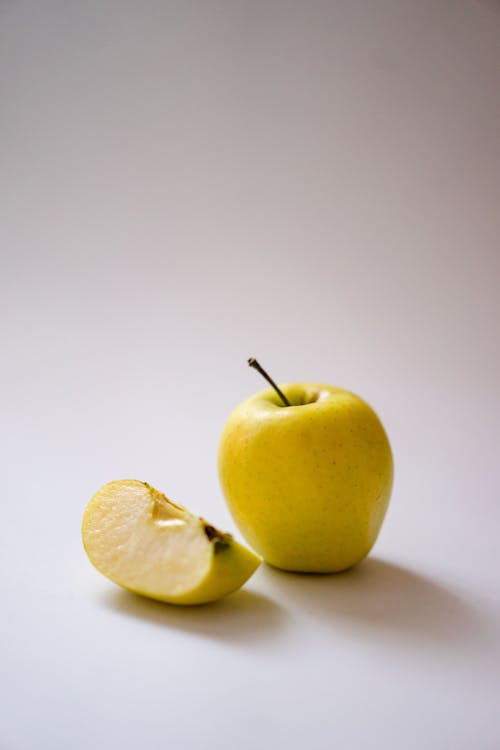 Free Green Apple Fruits on White Surface Stock Photo