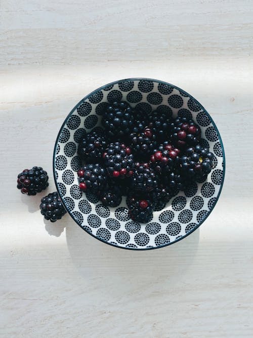 A Bowl of Blackberries