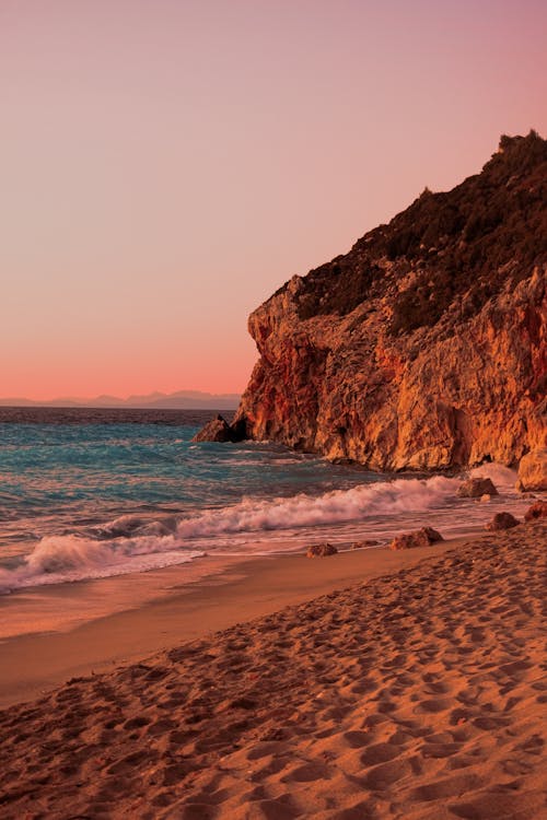 akşam, akşam karanlığı, deniz içeren Ücretsiz stok fotoğraf