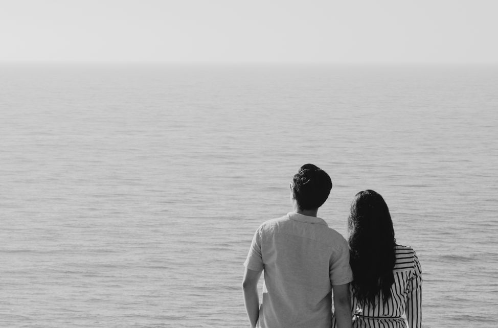 Online dating: starting a conversation on a niche platform
