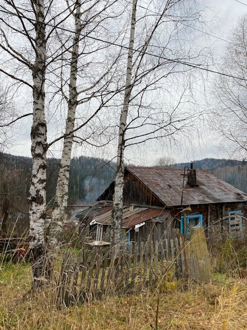 Kostenloses Stock Foto zu abklingenden, alt, außerorts