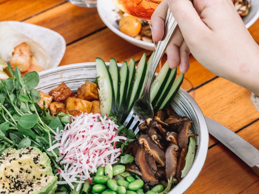 Is it OK to eat cucumber ends?