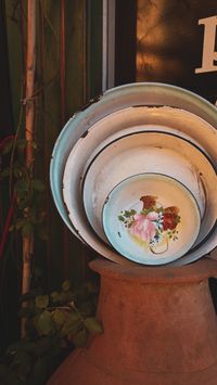 Nesting enamel bowls, photo by Yeşim Dereci on Pexels