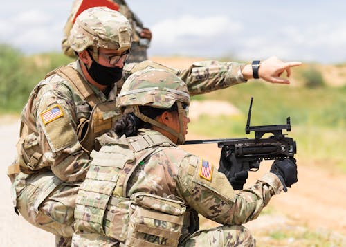 Foto profissional grátis de arma de combate, arma de fogo, demissão