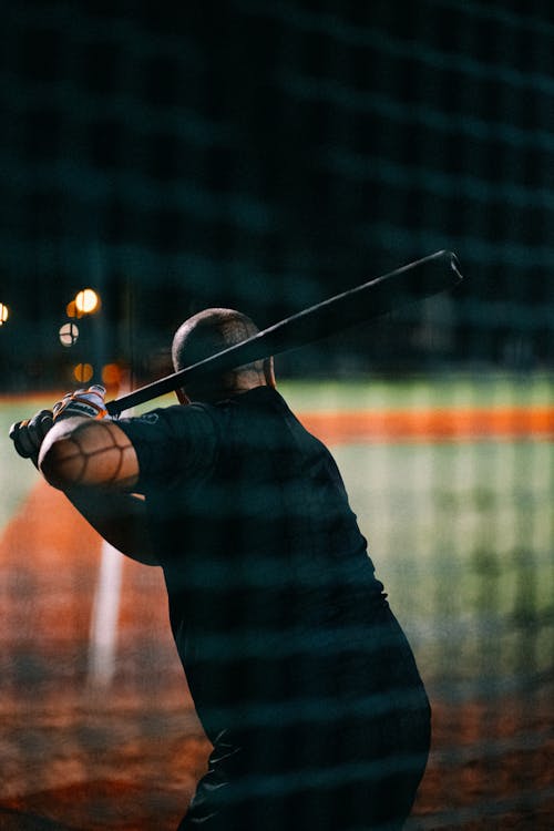 Безкоштовне стокове фото на тему «бейсболка, бейсбольне поле, вертикальні постріл»