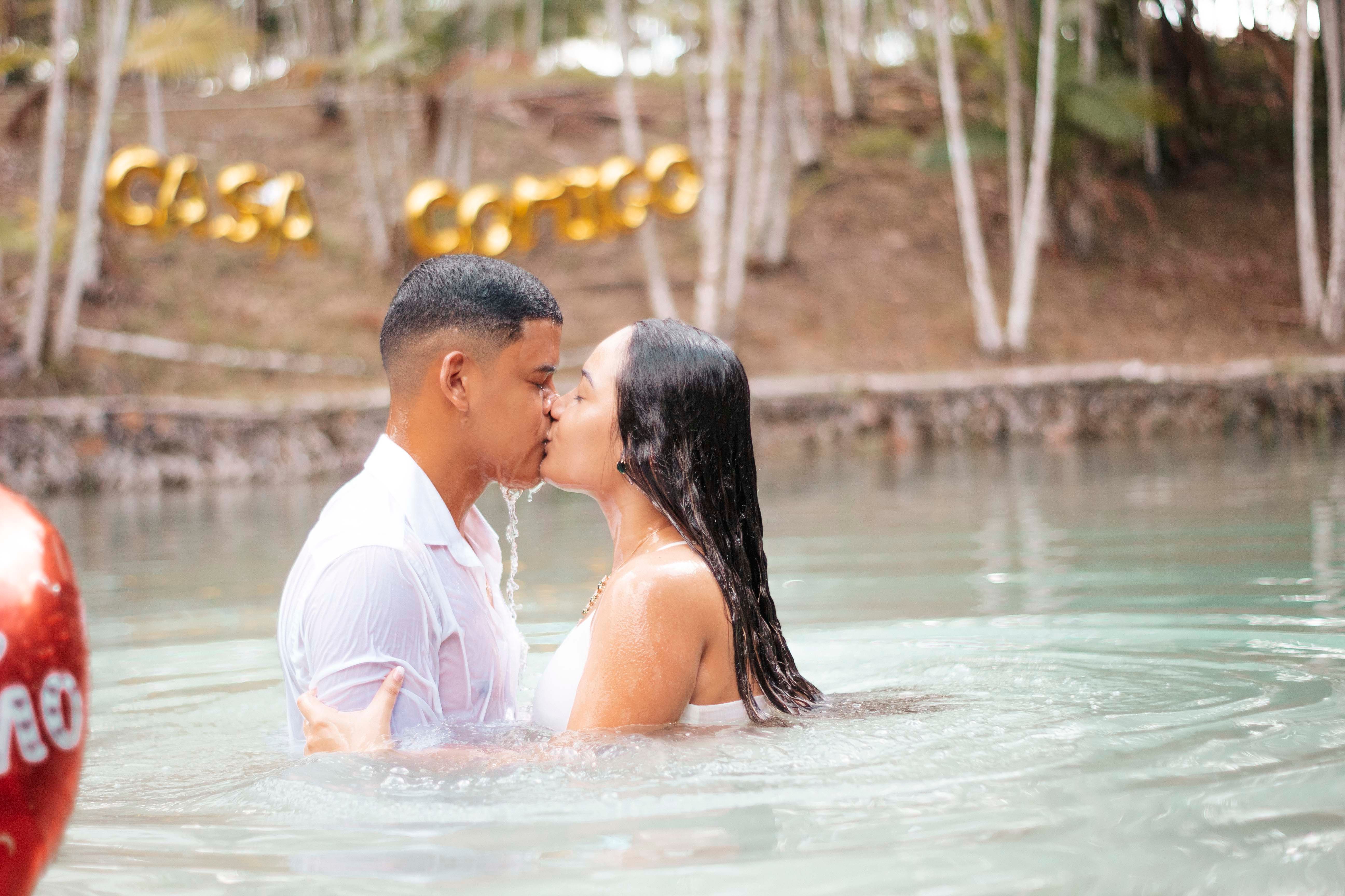 How a Couple Reached $2.3 Million in Liquid Net Worth and Structured Their Path to Financial Independence — Photo by Amós Sep