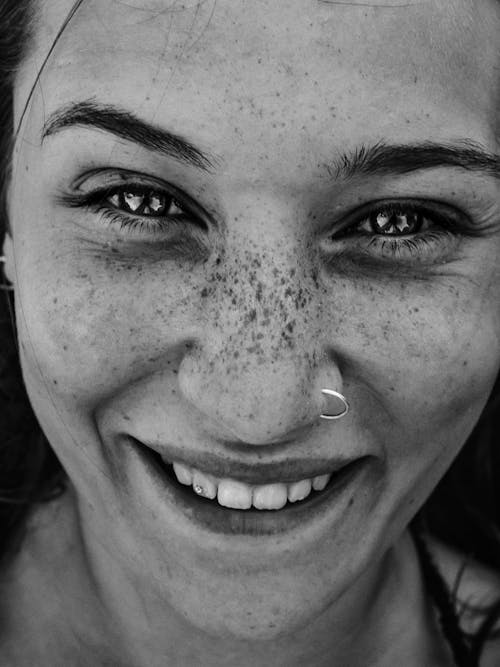 Free Grayscale Photography of a Woman Smiling Stock Photo
