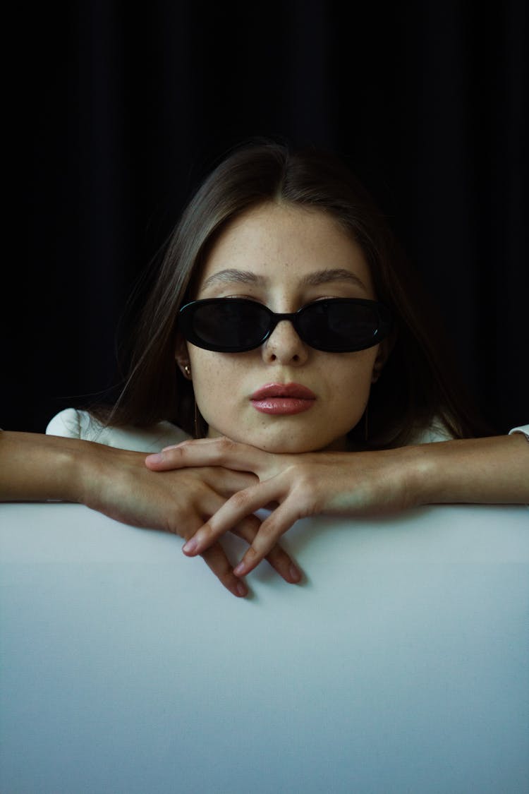 A Female Wearing A Sunglasses