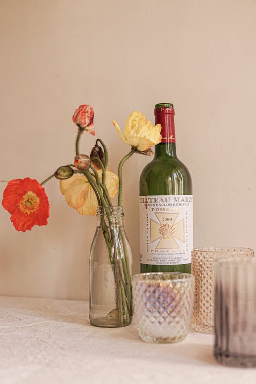 Fotos de stock gratuitas de amapolas, botella de vino, botellas
