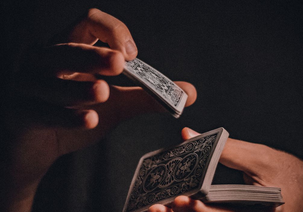 Online Casino: Spielautomaten und Live-Spiele im Überblick