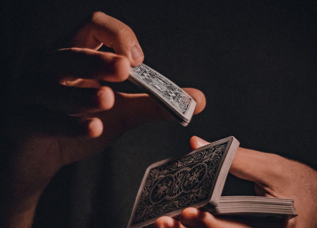 Online Casino: Spielautomaten und Live-Spiele im Überblick