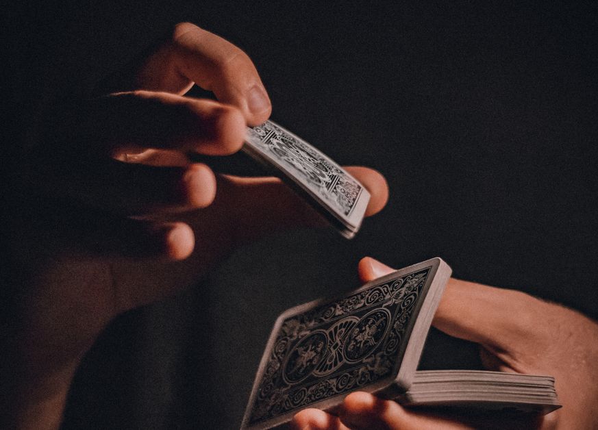 Online Casino: Spielautomaten und Live-Spiele im Überblick