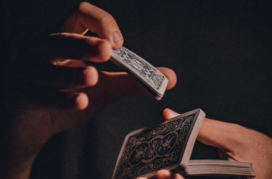 Online Casino: Spielautomaten und Live-Spiele im Überblick
