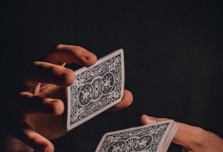 Online Casino: Spielautomaten und Live-Spiele im Überblick