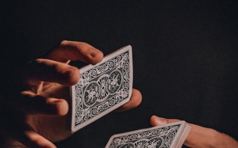 Online Casino: Spielautomaten und Live-Spiele im Überblick