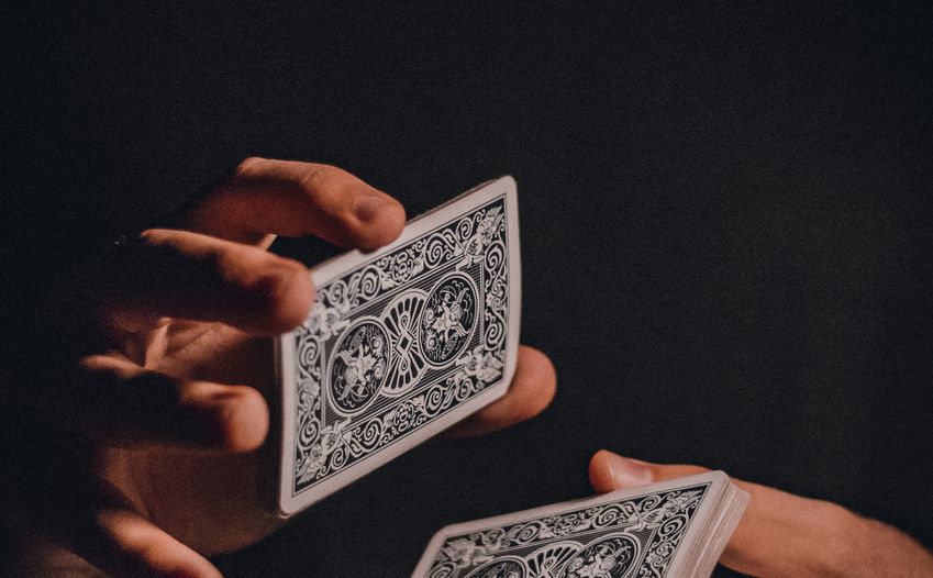 Online Casino: Spielautomaten und Live-Spiele im Überblick