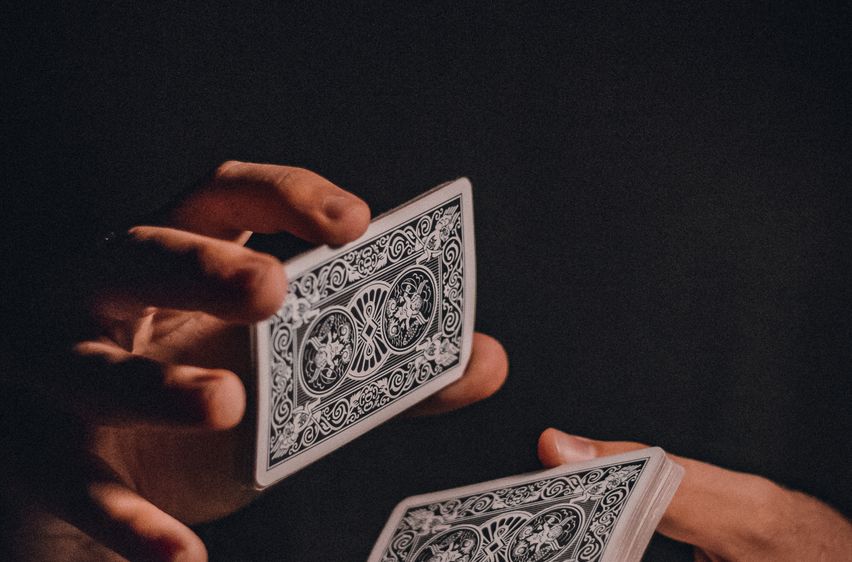 Online Casino: Spielautomaten und Live-Spiele im Überblick