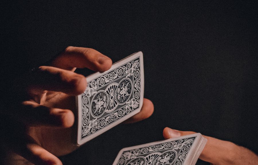 Online Casino: Spielautomaten und Live-Spiele im Überblick