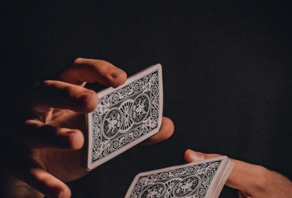 Online Casino: Spielautomaten und Live-Spiele im Überblick