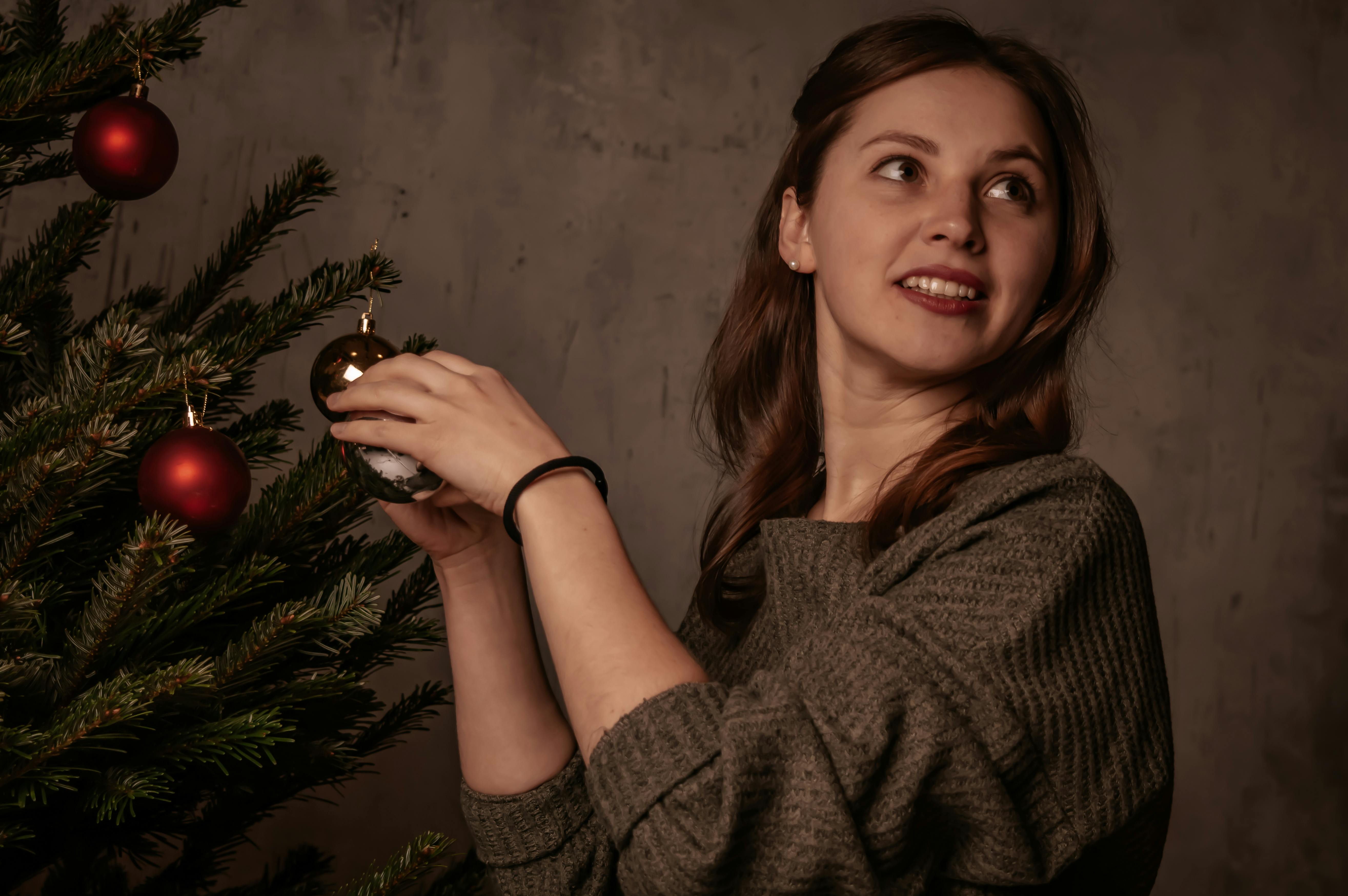 These Christmas Songs Most Likely to Tank Productivity at Work, Study Finds — Photo by Anton Kudryashov on Pexels