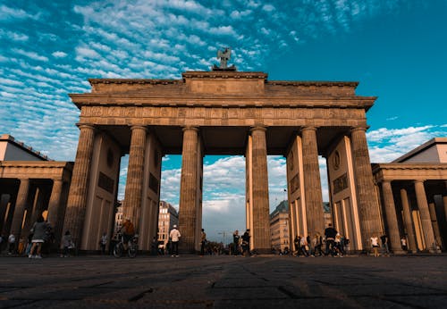Free Kostenloses Stock Foto zu aufnahme von unten, berlin, blauer himmel Stock Photo