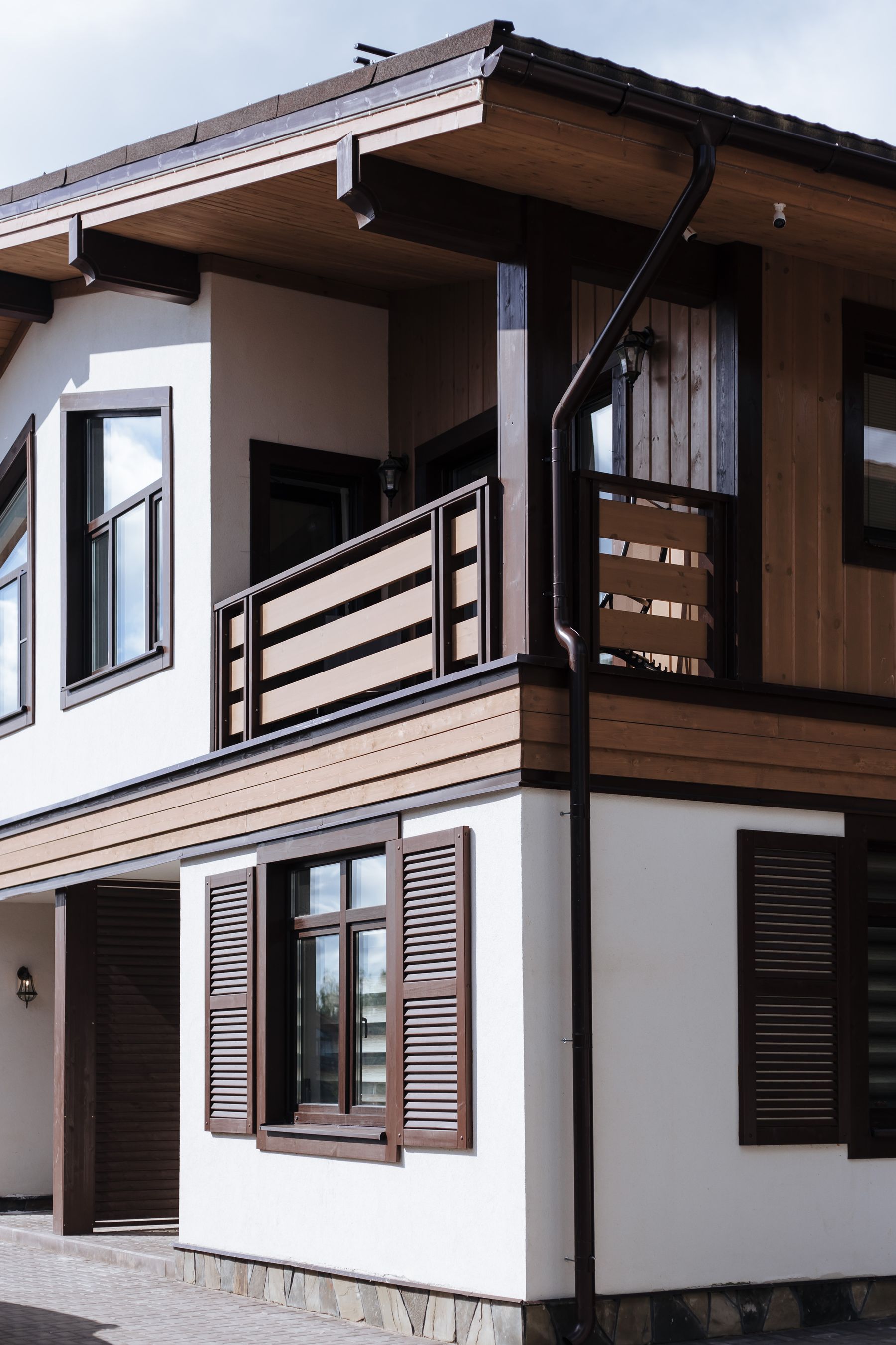 Fasad rumah kediaman moden yang bersih untuk artikel follow up buyer selepas viewing