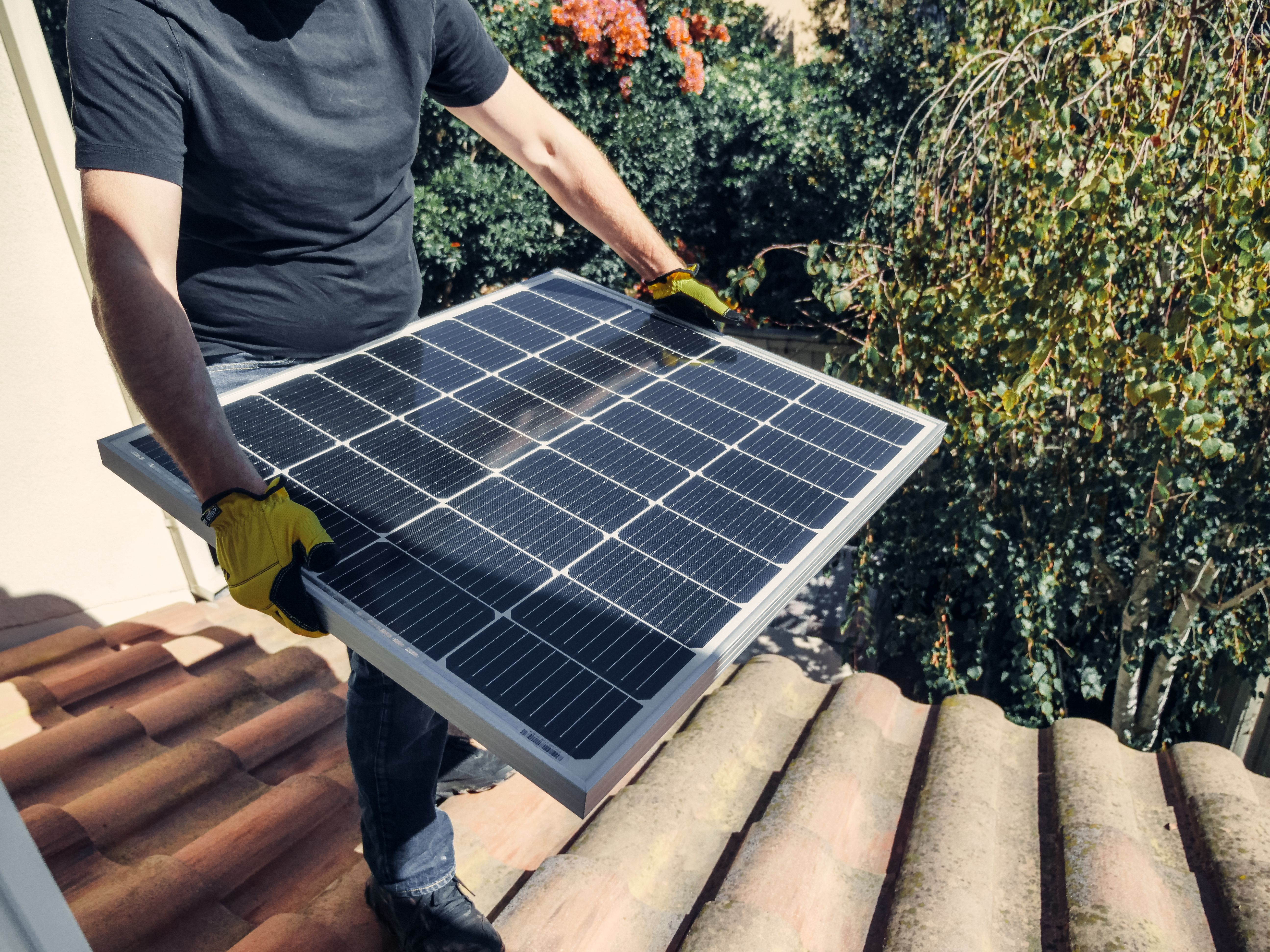 When to Consider Solar Battery Installation on the Gold Coast