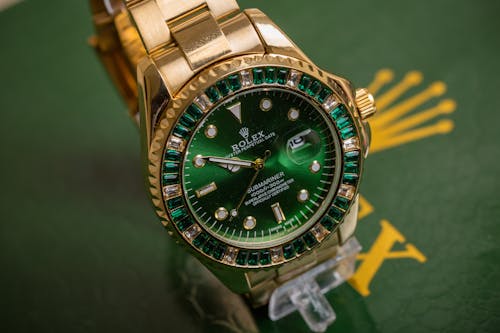 Free Rolex Submariner in close-up Photography Stock Photo