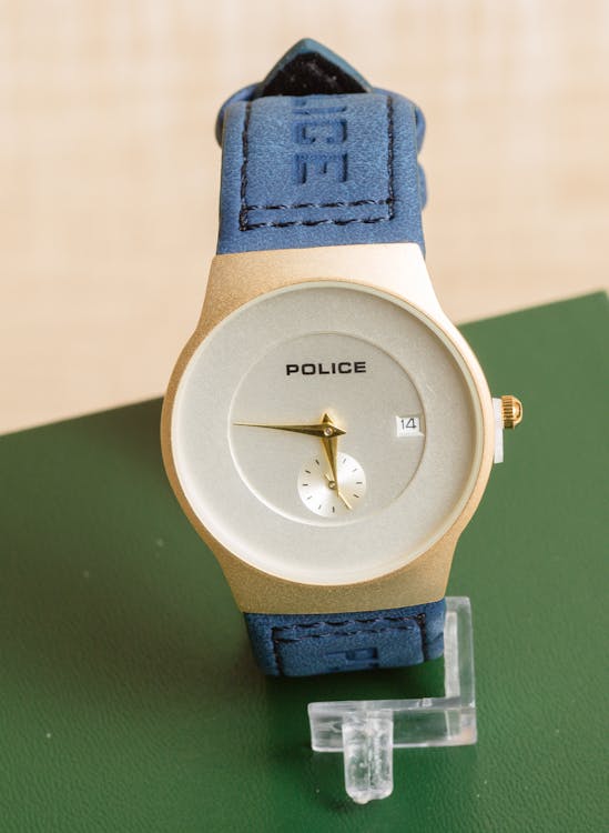 0811g police top watch price