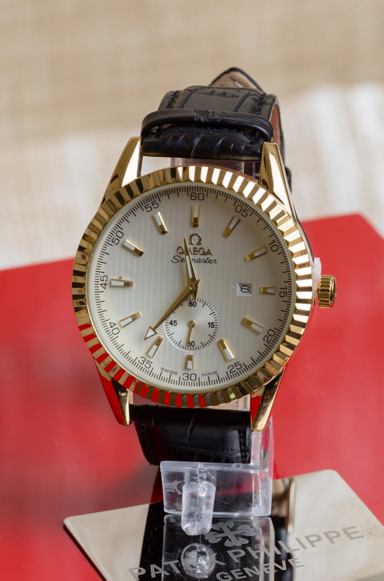 Omega Wristwatch With Leather Straps