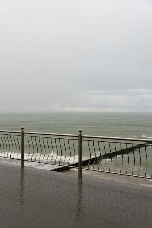 Безкоштовне стокове фото на тему «Балтійське море, Буря, вертикальні постріл»
