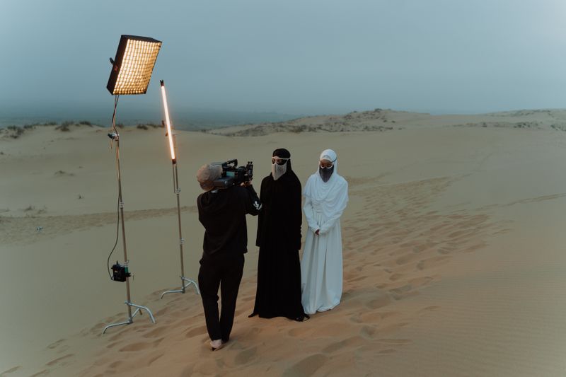 หานักแสดงถ่ายทำซีรีส์ หานักแสดงถ่ายทำซีรีส์