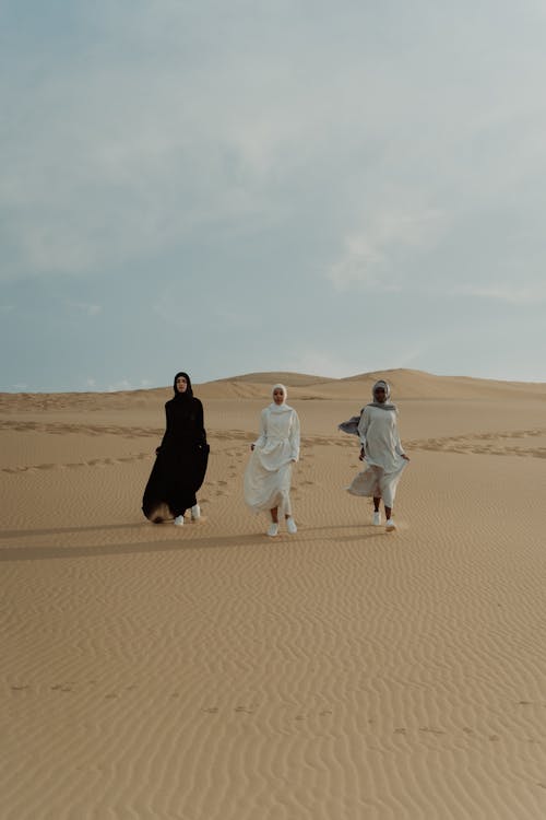 Women Running in the Desert · Free Stock Photo