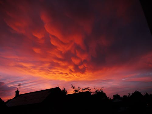 Foto stok gratis awan, backlit, bayangan hitam