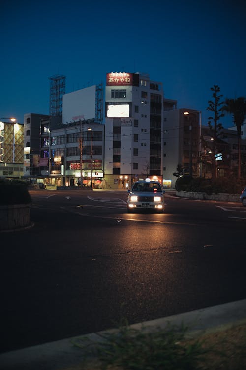 Základová fotografie zdarma na téma auto, budovy, město