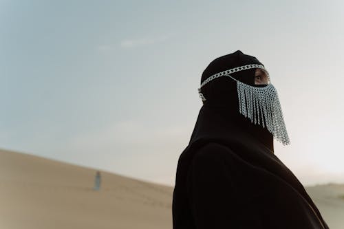 Kostenlos Kostenloses Stock Foto zu arabische frau, fashion, gesichtsmaske Stock-Foto