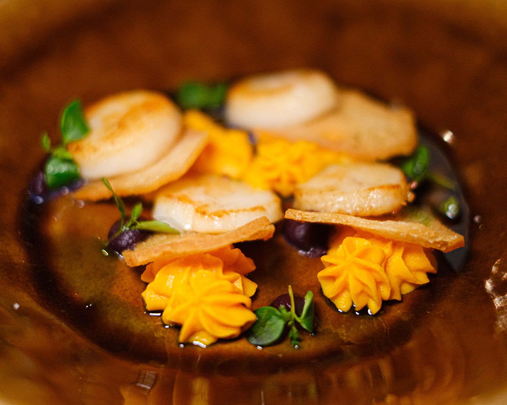 Fresh scallops with natural variations