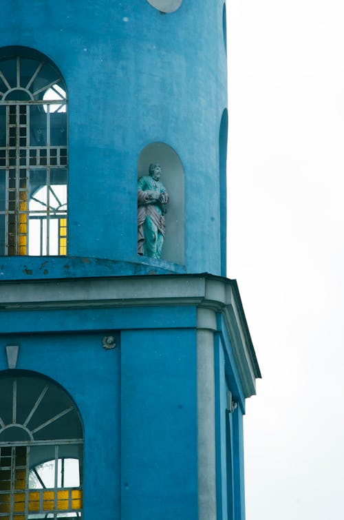 Foto profissional grátis de azul, capela, concreto